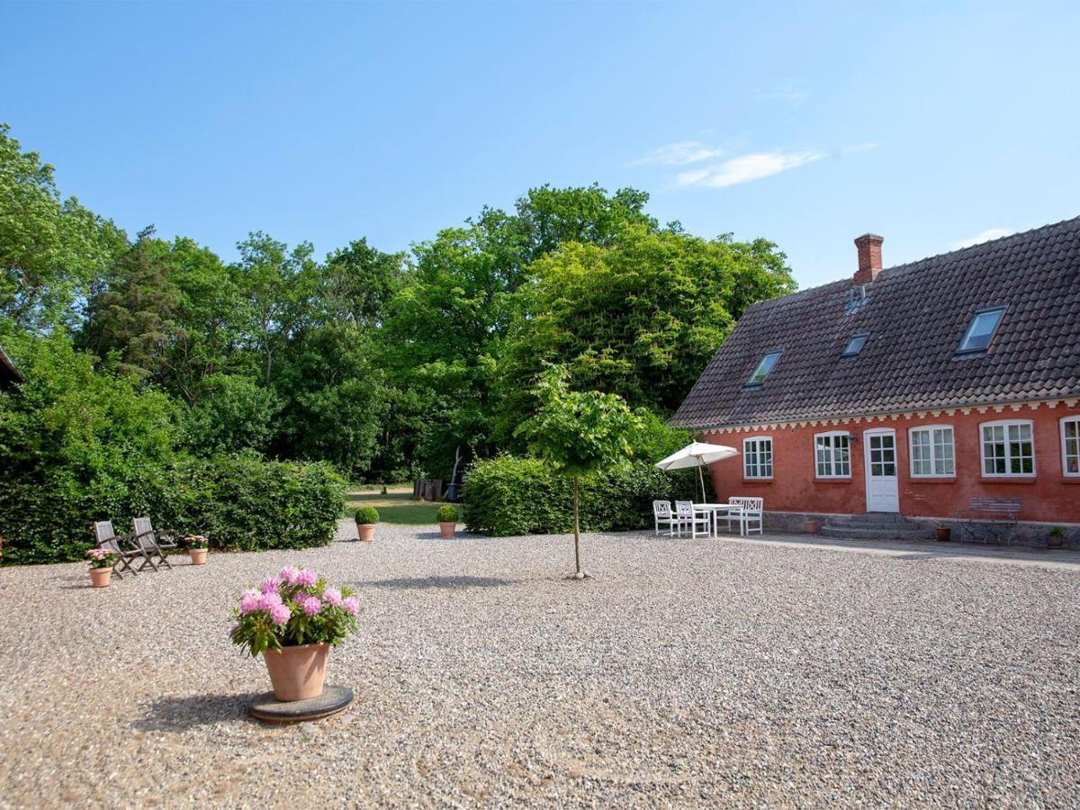 Mellem-Rummet Guesthouse & Glamping Tanderup Exteriör bild