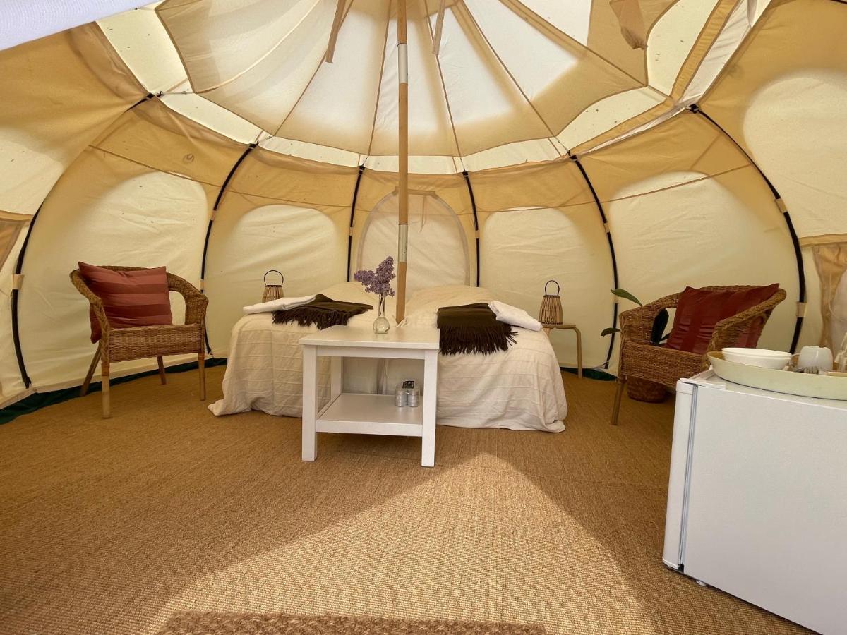 Mellem-Rummet Guesthouse & Glamping Tanderup Exteriör bild